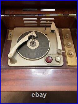RCA Victor High Fidelity New Orthophonic Record Player Phonograph SHF-8