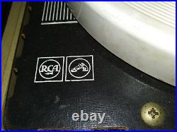 RCA Victor Portable Tube Phonograph/Record Player/Turntable Model# VFP05H with45's