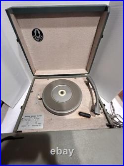 Rare Graflex Phonograph Record Player 1940's Built In Speaker Portable WORKS Rare Graflex Phonograph Record Player 1940's Built In Speaker Portable WORKS