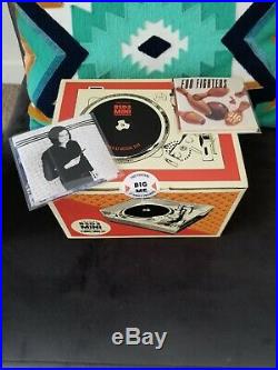 Record Store Day 2019 RSD 3 inch Record Player + Jack White and Foo Fighter