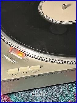 Sanyo P33 Japanese Record player Linear tracking Turntable Automatic Vintage