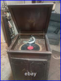 Stand Up 1926, VV 4-3 Vintage Victrola Phonograph Record Player
