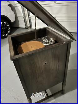 Star Antique Supertone Wind-Up Phonograph Cabinet Record Player (1920s Era)