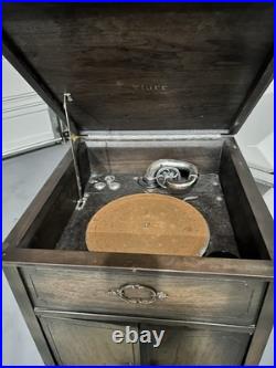 Star Antique Supertone Wind-Up Phonograph Cabinet Record Player (1920s Era)