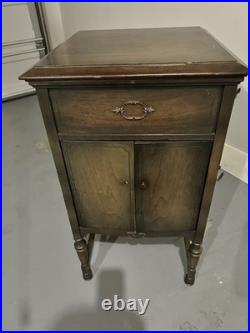 Star Antique Supertone Wind-Up Phonograph Cabinet Record Player (1920s Era)