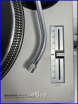 Technics SL-1200MK2 Quartz Direct Drive Turntable Record Player with COVER