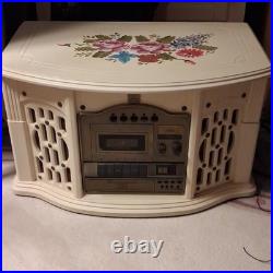 Thomas Pacconi Classics TPC-MSE-804-A Record Player Cassette CD AM/FM Beige