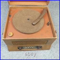 Tube Radio Phonograph Vintage 1940's Record Player For Parts or Repair Tube Radio Phonograph Vintage 1940's Record Player For Parts or Repair