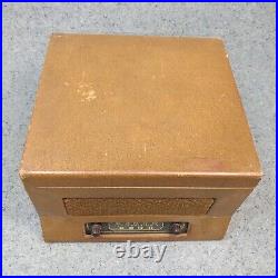 Tube Radio Phonograph Vintage 1940's Record Player For Parts or Repair Tube Radio Phonograph Vintage 1940's Record Player For Parts or Repair