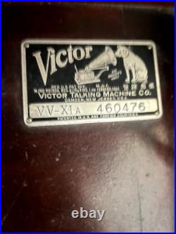 VICTOR VICTROLA VV-XI PHONOGRAPH Record Player ANTIQUE 1910s w Cabinet & Records