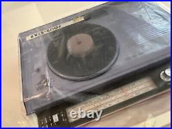 VINTAGE FOUR-STAR Portable FM / AM Phonograph Record Player NOS-Repair
