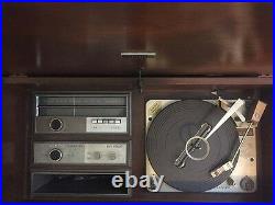 VINTAGE! Mid Century Modern Zenith stereo console am/fm radio, record player