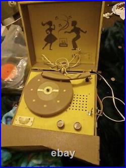 VTG 1950's Spear-Tone Double Speaker 4 Speed Record Player