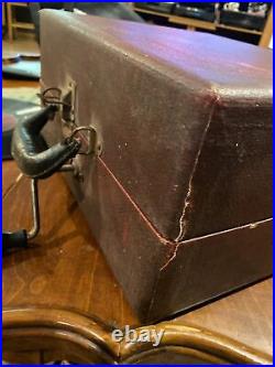 VTG Plaboy James K Polk Portable Phonograph Hand Crack Record Player in Case
