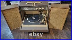 VTG Sylvania 45P36 High Fidelity Stereophonic Record Player with Speakers SEE DESC