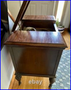 Victor Phonographs Granada Model 6529 Console Cabinet Phonograph Record Player