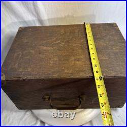 Victor VV-50 Talking Machine Suitcase Phonograph Record Player Needs Work