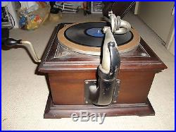 Victor VV-VI Hand Cranked Wood Disk Phonograph Record Player Working