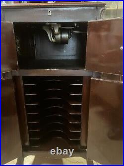 Victor Victrola Antique Phonograph Cabinet Record Player