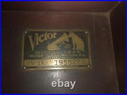 Victor Victrola Talking Machine Phonograph VV-IX Hand Crank Record Player -Works