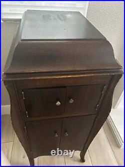 Victor Victrola phonograph record player in cabinet Victor Victrola phonograph record player in cabinet