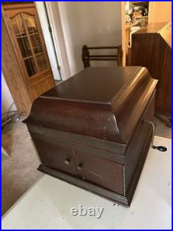 Victoria Wind Up Record Player In Need of Care Victoria Wind Up Record Player In Need of Care