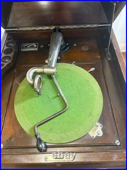 Victorian Record player, Victrola. Victor Talking Machine Co. VV-XIV