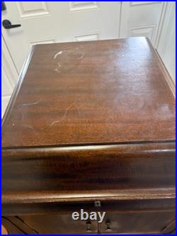 Victorian Record player, Victrola. Victor Talking Machine Co. VV-XIV