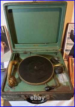 Victrola Portable Wind-Up Phonograph Suitcase Record Player Green/Brass 1920's