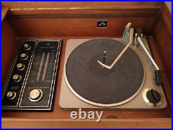 Victrola RCA Victor New Vista Vintage Console Record Player (works)