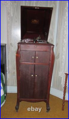 Victrola Talking Machine Antique 1900s Record Player Includes Records