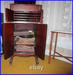 Victrola Talking Machine Antique 1900s Record Player Includes Records Victrola Talking Machine Antique 1900s Record Player Includes Records