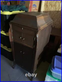Victrola Talking Machine Antique 1900s Record Player Includes Records