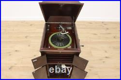 Victrola VV-XI Record Player Antique Oak Phonograph, Records #55626