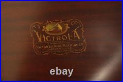 Victrola VV-XI Record Player Antique Oak Phonograph, Records #55626