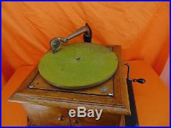Vintage 1918 RCA Victor VICTROLA VI Record Player Wood Cabinet