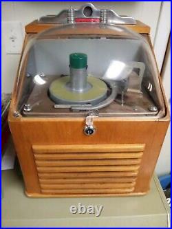 Vintage 1950's Ristaucrat Coin Operated Table Top Jukebox 45 Record Player Rare
