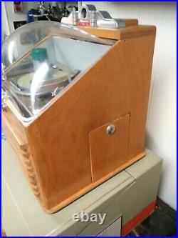 Vintage 1950's Ristaucrat Coin Operated Table Top Jukebox 45 Record Player Rare
