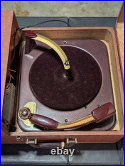 Vintage 1950s 60s Silvertone Phonograph Record Player, Tubes Vintage 1950s 60s Silvertone Phonograph Record Player, Tubes