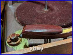 Vintage 1950s 60s Silvertone Phonograph Record Player, Tubes Vintage 1950s 60s Silvertone Phonograph Record Player, Tubes