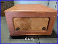 Vintage 1950s 60s Silvertone Phonograph Record Player, Tubes Vintage 1950s 60s Silvertone Phonograph Record Player, Tubes