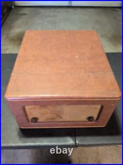 Vintage 1950s 60s Silvertone Phonograph Record Player, Tubes Vintage 1950s 60s Silvertone Phonograph Record Player, Tubes
