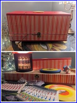 Vintage 1955 rare carousel See-A-Song visual phonograph/recordplayer, works