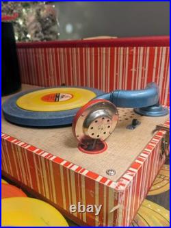 Vintage 1955 rare carousel See-A-Song visual phonograph/recordplayer, works