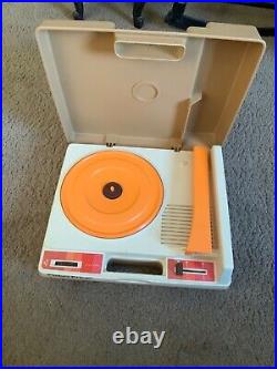 Vintage 1978 FISHER PRICE Phonograph Portable Record Player 33 & 45 RPM #825