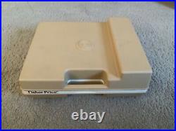 Vintage 1978 FISHER PRICE Phonograph Portable Record Player 33 & 45 RPM #825