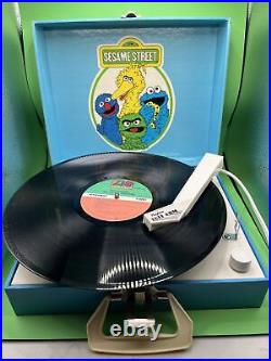Vintage 1981 Fisher Price Sesame Street Big Bird Record Player Phonograph with Box