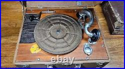 Vintage Antique Birch Model 600 Phonograph Victrola Crank Record Player Portable