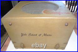 Vintage CALIFONE 16VP2-9 Portable Record PlayerYale School Of MusicJensen P12S Vintage CALIFONE 16VP2-9 Portable Record PlayerYale School Of MusicJensen P12S