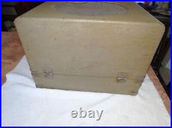 Vintage CALIFONE 16VP2-9 Portable Record PlayerYale School Of MusicJensen P12S Vintage CALIFONE 16VP2-9 Portable Record PlayerYale School Of MusicJensen P12S